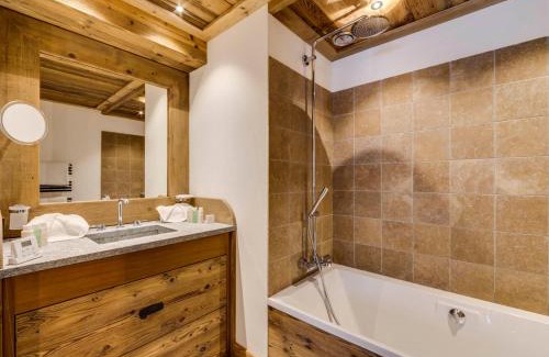 Val-d'Isere Apartment | Spacieux 4 pièces avec cheminée, balcon et parking à Val-d'Isère - FR-1-567-67