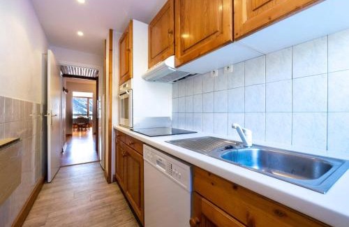 Tignes le Lac Apartment | Spacieux appartement skis aux pieds avec balcon en plein cœur de Tignes le Lac - FR-1-502-489