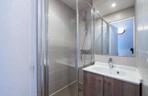 Tignes le Lac Apartment | Spacieux appartement skis aux pieds avec balcon en plein cœur de Tignes le Lac - FR-1-502-489