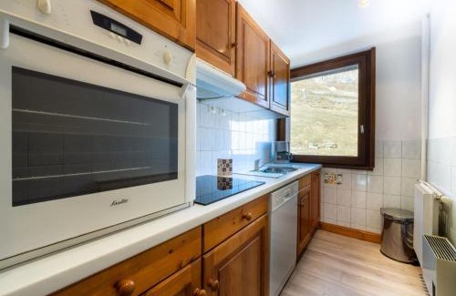 Tignes le Lac Apartment | Spacieux appartement skis aux pieds avec balcon en plein cœur de Tignes le Lac - FR-1-502-489
