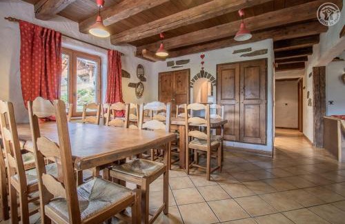 Champagny-en-Vanoise Ski Chalet | Spacieux Chalet 19pers, Piscine, Jacuzzi, Sauna & Salle de Jeux