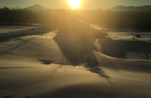 Potton House | Spacieux & lumineux chalet, piscine & sauna, nature.