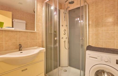 Barbotan-les-Thermes Apartment | Spacieux T2 à Barbotan avec Parking et Wifi - FR-1-841-51