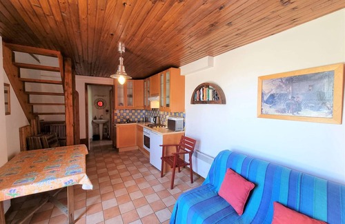 Saint-Michel-de-Chaillol Ski Chalet | Spacious Chalet for 18 with Garden, 7 Bedrooms, Pet-Friendly, TV, Fireplace - St. Michel de Chaillol