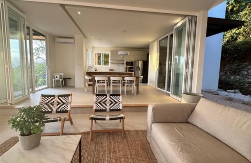 Puntarenas House | Spacious 7-bedroom house in wonderful Santa TeresanStunning sunset