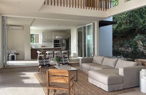 Puntarenas House | Spacious 7-bedroom house in wonderful Santa TeresanStunning sunset