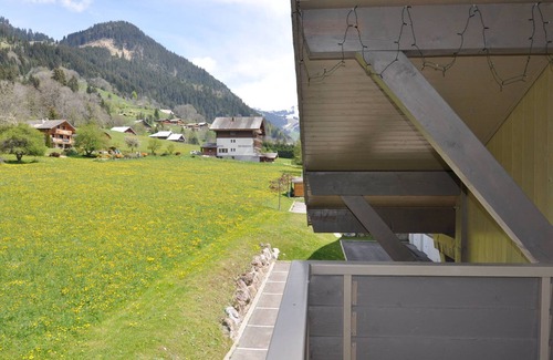La Chapelle-d'Abondance Apartment | Spacious Apartment near Ski Lifts with 2024 Summer Multi Pass for Only €3/Day/Person