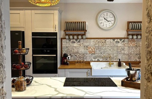 Saint-Andre-et-Appelles House | Spacious 5-bedroom house in lovely Saint-André-et-Appelles with heated pool.