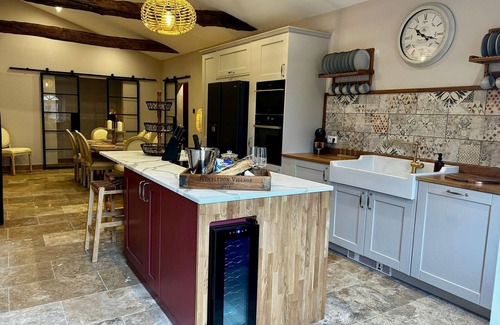 Saint-Andre-et-Appelles House | Spacious 5-bedroom house in lovely Saint-André-et-Appelles with heated pool.