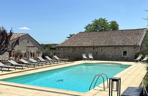 Saint-Andre-et-Appelles House | Spacious 5-bedroom house in lovely Saint-André-et-Appelles with heated pool.