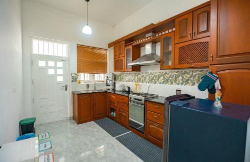Kaduwela House | Spacious Eco Guest House Colombo