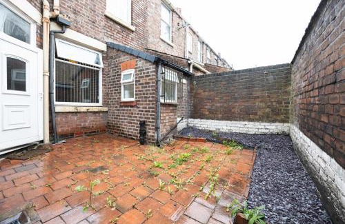 Liverpool Apartment | Spacious 1 Bed Apartment in Liverpool - Sleeps 6