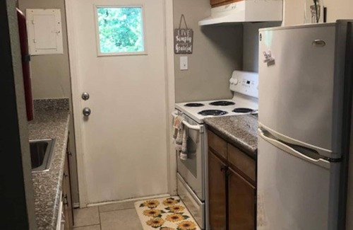 Pascagoula Apartment | Spacious 1 Bedroom Apt near beach .