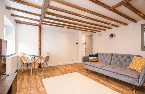 Banbury Apartment | Spacious 1 Bedroom Flats by Banbury High Street