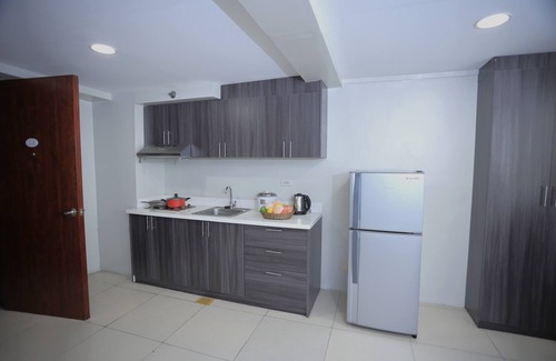 Valencia Condo | Spacious 1 Bedroom Loft Type Unit near the Mall