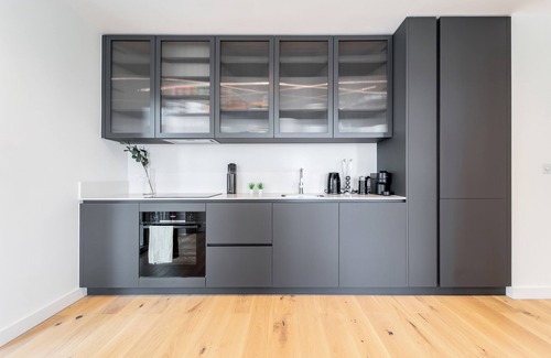 Tottenham Hale Apartment | Spacious 1 BR City View Apartment - 15 min from West End