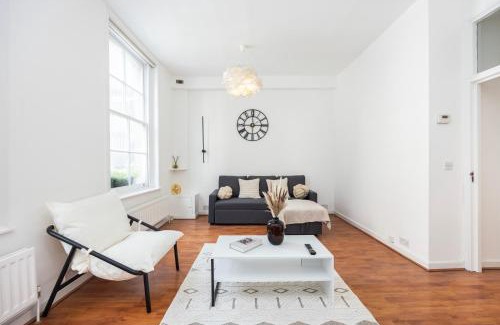 Riverside Apartment | Spacious 1 BR London Bridge