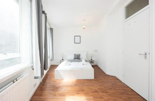 Riverside Apartment | Spacious 1 BR London Bridge
