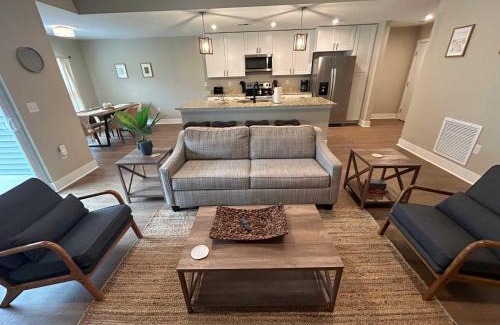 Williamsburg House | Spacious 10BR 10BA Combined Condos in Traverse City