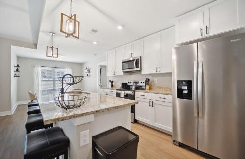 Williamsburg House | Spacious 10BR 10BA Combined Condos in Traverse City