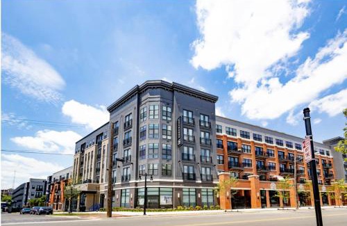 East Walnut HIlls Apartment | Spacious 10BR 10BA combined Apartments Near Downtown Cincinnati