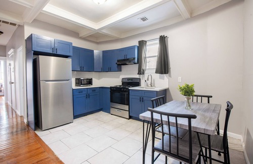 Lower Vailsburg Apartment | Spacious 14-bedroom house in charming Newark with WiFi, AC