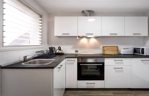 Vilassar de Dalt House | Spacious 18th century Catalan town house, Wifi, 20 minutes Barcelona