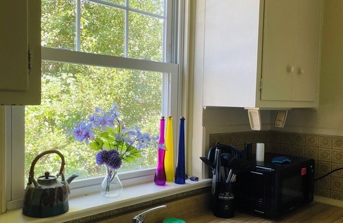 Cheltenham Apartment | Spacious 1BR Near Philly | Quiet, Comfy, Free Parking
