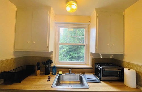 Cheltenham Apartment | Spacious 1BR Near Philly | Quiet, Comfy, Free Parking