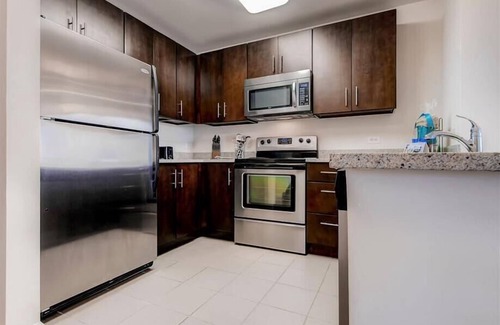 Hudson Exchange Apartment | Spacious 1BR | Full Kitchen | Near PATH by GLS