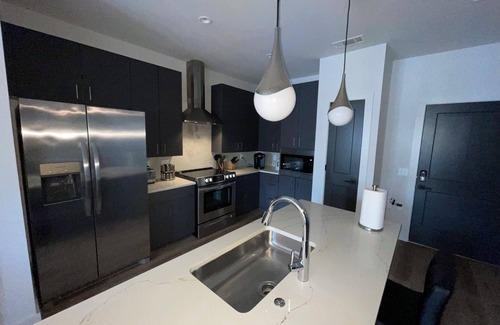Midtown Condo | Spacious 1BR w Sleeper Sofa and Pool/Gym-Walk to Vandy-Minutes to Broadway