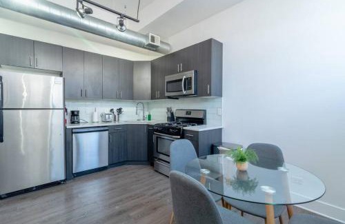 Near South Side Apartment | Spacious 1BR with Optional Parking Near McCormick Place, Field Museum, Adler Planetarium, & Shedd Aquarium