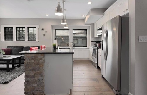 Kansas City Apartment | Spacious 1st Floor Suite | 2 Private Bedrooms | 65