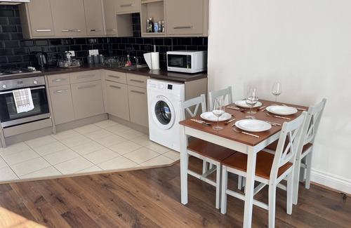 Eastbourne City Centre Apartment | Spacious 2-bed Apartment With Free Parking