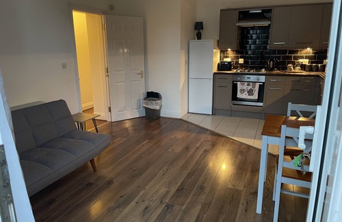 Eastbourne City Centre Apartment | Spacious 2-bed Apartment With Free Parking