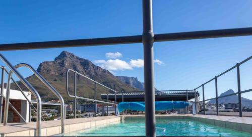 Observatory Apartment | Spacious 2 bed apartment with mountain views The Factory Cape