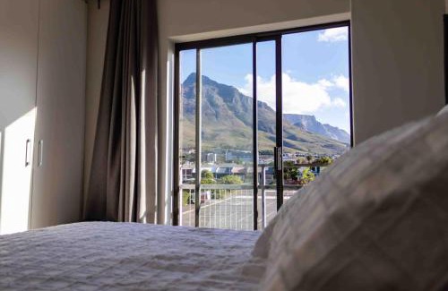 Observatory Apartment | Spacious 2 bed apartment with mountain views The Factory Cape
