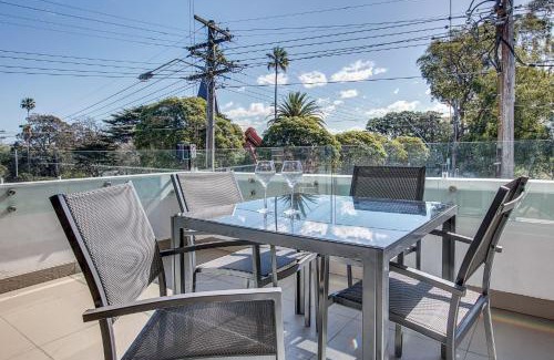 Cremorne Apartment | Spacious 2-Bed Apartment Close to City
