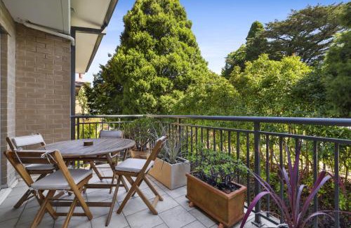 Leura Apartment | Spacious 2-Bed Apartment in Heart of Leura