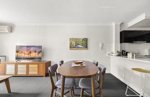 Leura Apartment | Spacious 2-Bed Apartment in Heart of Leura