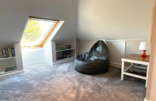 Bournemouth Apartment | Spacious 2 Bed APT sleeps 4 near Bournemouth Beach