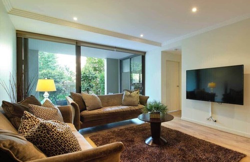 Warrawee Apartment | Spacious 2 Bed Family Apartment with Garden