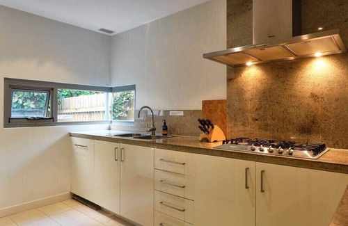 Warrawee Apartment | Spacious 2 Bed Family Apartment with Garden