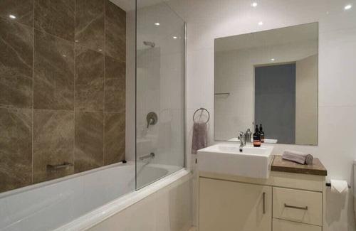 Warrawee Apartment | Spacious 2 Bed Family Apartment with Garden