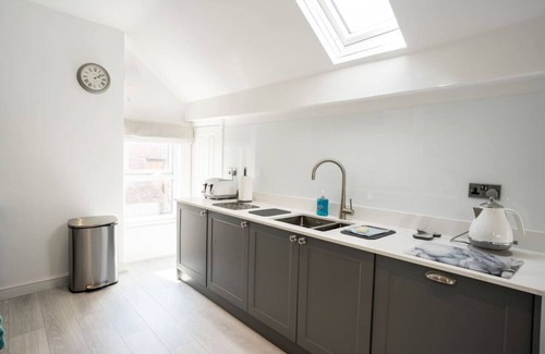 Hoylake Condo | Spacious 2 bed flat Near Royal Liverpool Golf Club