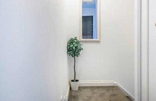 Tilbury House | Spacious 2 Bed House with Enclosed garden