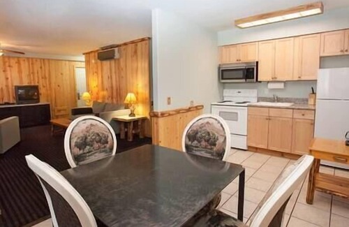 Tahoe Meadows Apartment | Spacious 2 Bedroom Townhouse in South Lake Tahoe