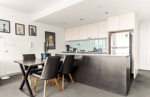 Alexandria Apartment | Spacious 2-Bed with Two Balconies with City Views