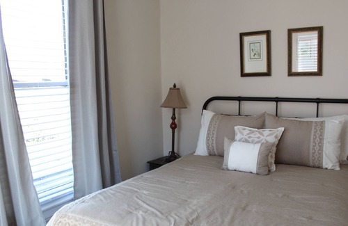 Roselawn Finance Apartment | Spacious 2 Bedroom Apartment w/ Off-Street Parking