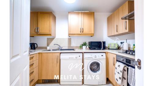 Solihull Apartment | Spacious 2 bedroom apartment with gated parking